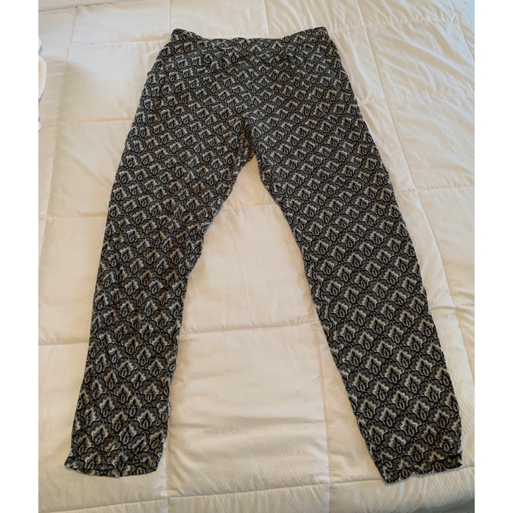 Black and white patterned H&M harem pants